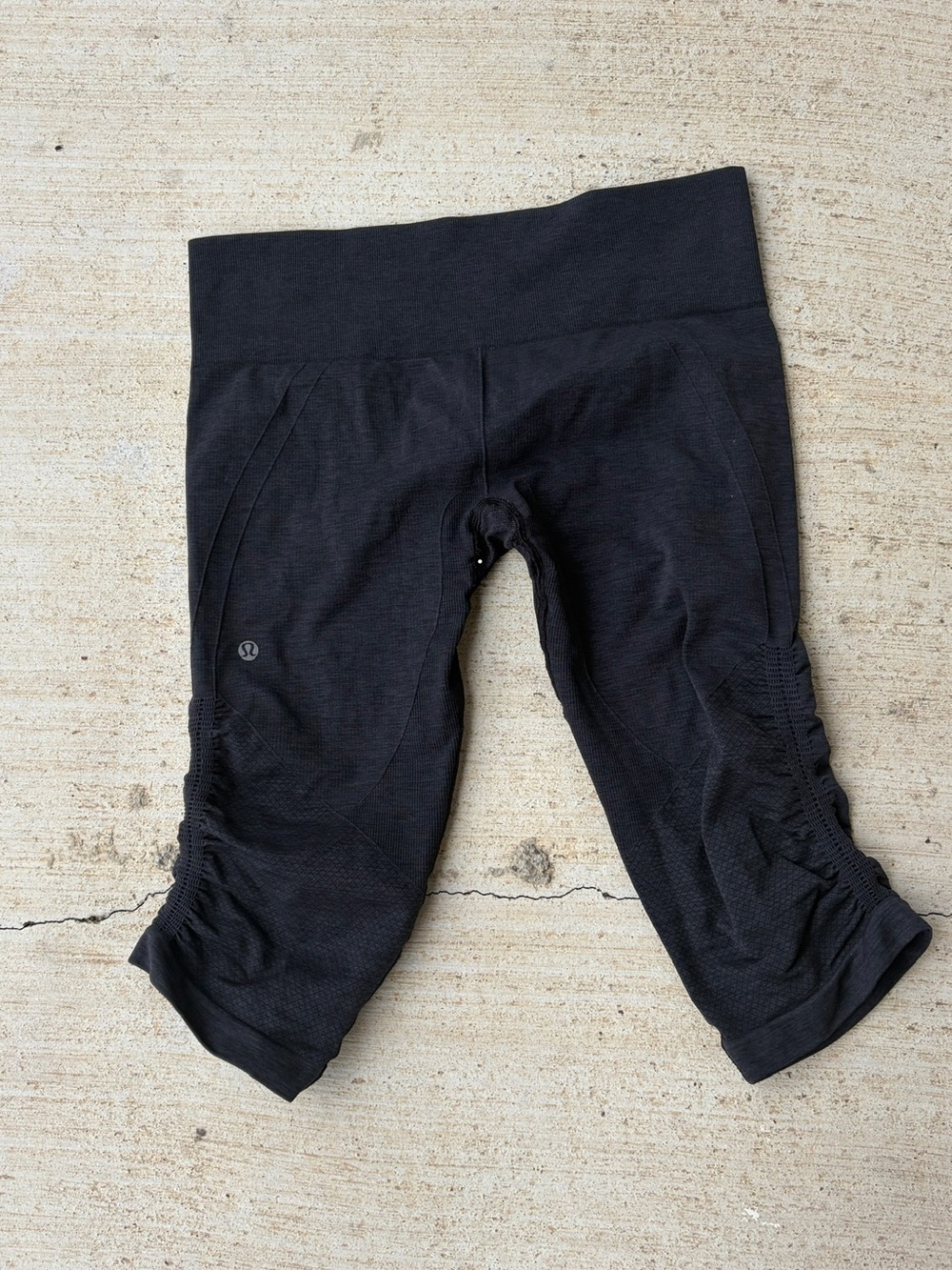 lululemon athletica women Black Cropped Leggings with Side Ruche